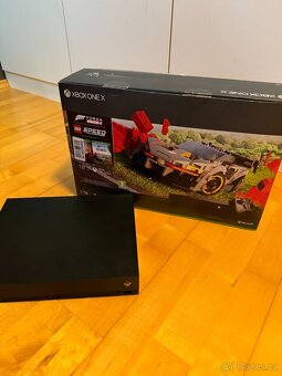 Microsoft Xbox One X, 1 TB - 7