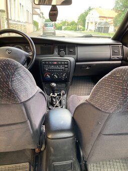 Opel Vectra B 16V 2.0 benzín 100 kw rok 1997 - 7