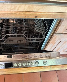 Velká kuchyně z masivu se spotřebiči,5675 - 7