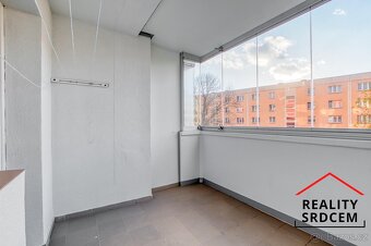 Pronájem družs. bytu 2+1+ velká zasklená lodžie/55 m2 na ul. - 7