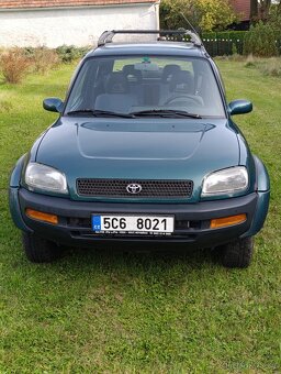 Toyota RAV4 2,0 - 7