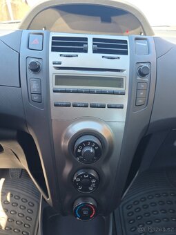 Toyota Yaris, 1.0i 3dv 2. maj - 7