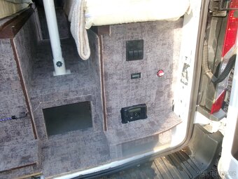 Prodám obytnou dodávku Ford Transit - 7