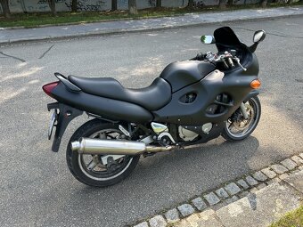 Suzuki GSX 600 F - 7