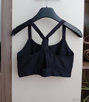 Under Armour dámská sportovní podprsenka vel. S - 7