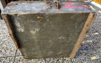 vojenská dřevěná bedna na granáty stará - 7