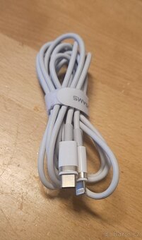 Telefon Apple iPhone 7 128GB + nabíjecí kabel - 7