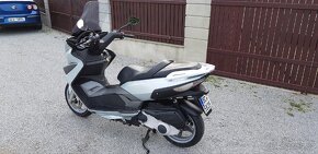 Skutr Malaguti Madison 3 250ie - 7