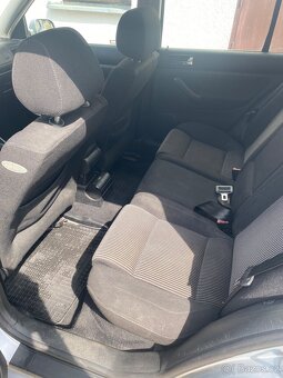 VW Golf 1.6 FSI benzín - 7