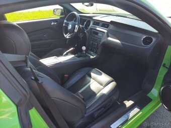 Ford mustang 5.0 GT manuál - 7