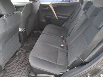 Toyota Rav4 D-4D 4WD DIGIKLIMA KAMERA TAŽNÉ - 7