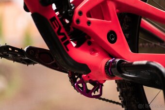 Prodám enduro kolo Evil Wreckoning v top stavu - 7