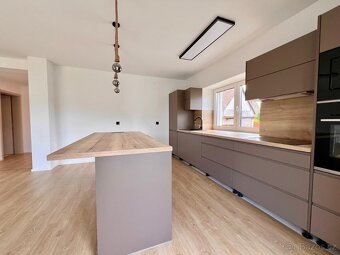 Prodej rodinného domu 143 m², pozemek 560 m² Orel - 7