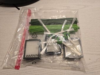 Robotický vysavač iRobot Roomba j9+ - 7