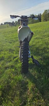 Prodám Motokrosový speciál KTM 300 SX 2020 najeto 65mth - 7