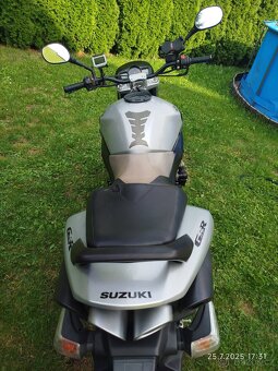 Suzuki GSR 600 - 7