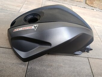Plasty na nádrž Yamaha MT 125 rv 2016 - 7