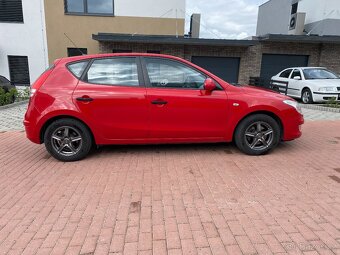 Hyundai i30 1.6 CRDI, r.v. 7/2009, klima, ALU kola, nová STK - 7