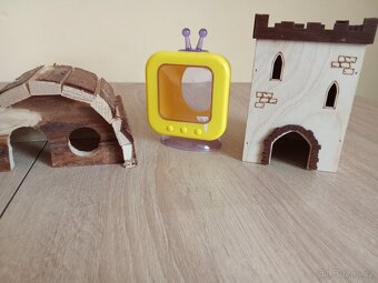 Dobrý den prodám domečky pro křečky a přepravku na ptáčky a - 7