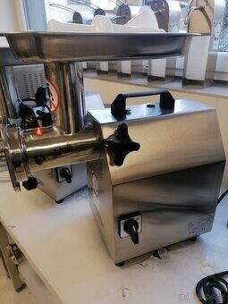 Mlýnek na maso 12, 22 a 32 - 7