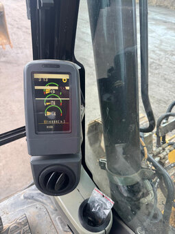 Pásový bagr Caterpillar 315D - 7