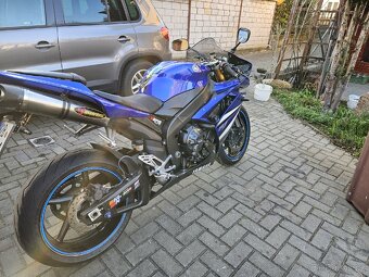 Yamaha YZF R1 - 7