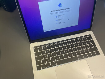 MacBook Pro 13.3" (2017) – 2,3 GHz i5, 8GB RAM, 250GB SSD - 7