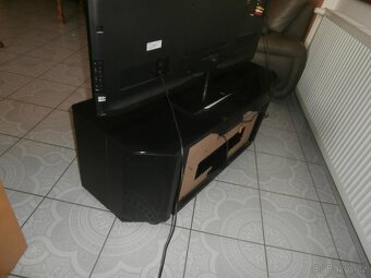 Stůl pod TV - 7