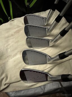 Prodám set želez Nike, P-6, shaft tuhosti R - 7