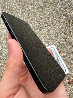 IPhone 15 256GB - baterie 100% - 7