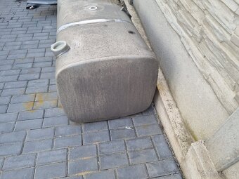 hliníkovou nádrž na DAF XF 106, objem 690litrů - 7