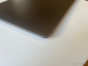 MacBook Air 13'' - M1 / 8 GB RAM / 256 GB - 7