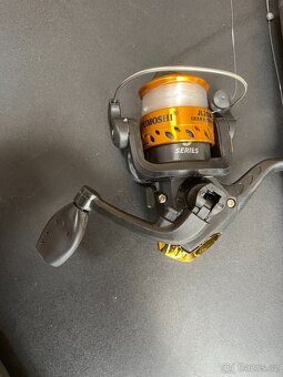 Sada na plavanou. Prut 3.6m Hunter pro, navijak seie 2000 - 7