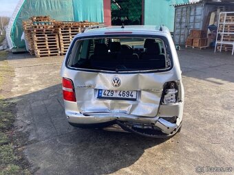 VW Touran 2.0 TDI DSG bouraný - 7