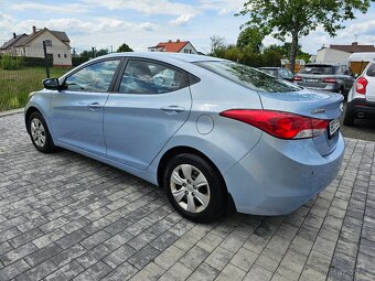 HYUNDAI ELANTRA 16 i - 7