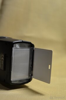 Nikon SB-80DX - 7