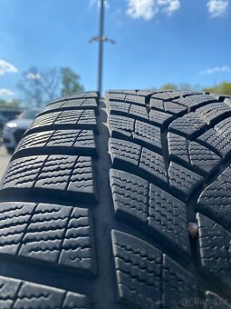 Kola Land Rover, 275/40 R22, Good Year Ultra Grip Performanc - 7