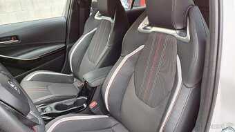 Toyota Corolla Hybrid 1.8 72kW GR Sport 1.maj-Záruka-ČR - 7