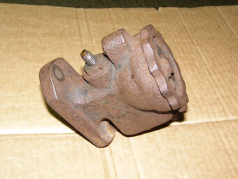 Prodám karburátor ze stabilního motoru Slavia - 7