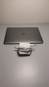 Apple Macbook PRO 13" - i5 CPU (4core),16GB RAM,250GB SSD - 7