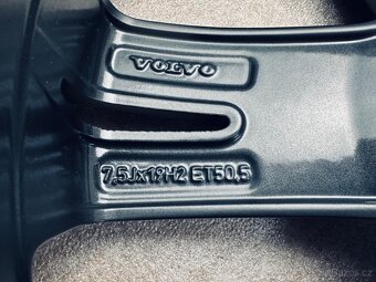 TOP kola zimní R19 Volvo XC40 originál - 7