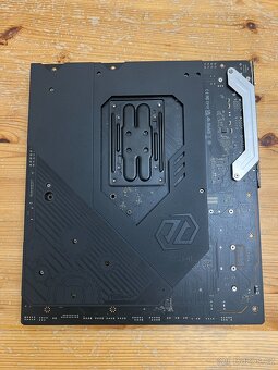 ASROCK X870E Taichi///Socket AM5 // Funkční,záruka - 7
