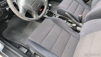 Honda Civic 6g 1.4i - 7