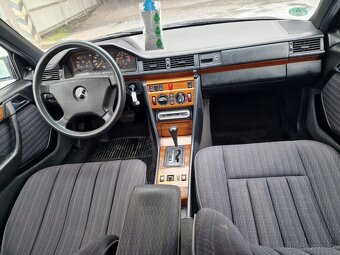 Mercedes W124 300TE, motorizace 300E benzinový šestiválec s - 7