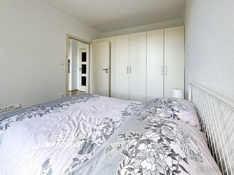 Pronájem slunného bytu 2+kk, 39 m2 přímo u břehu řeky v cent - 7