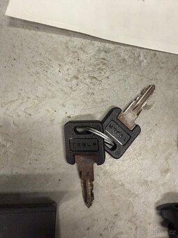 Střešní nosič originál Tesla 3 - 7