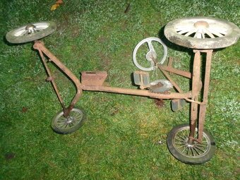 prodám čtyřkolová dětská kára, stará dětská šlapací tříkolka - 7