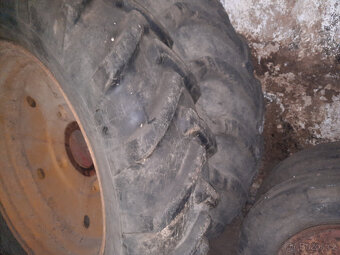 Bělorus traktorbagr - 7