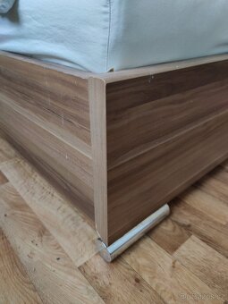 Manželská postel 200x180 s rošty - 7