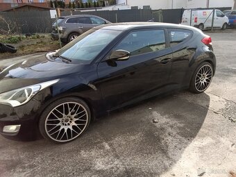 Hyundai Veloster - 7